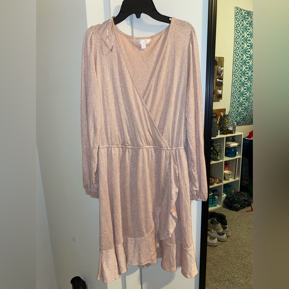 Formal dress. Light pink.